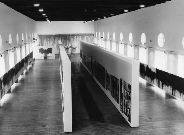 1993 – Rudolf Schwarzkogler / Hermann Nitsch – Rány a mystéria. Pozice ve Vídeňském akcionismu, 12. 2.–11. 4. 1993 Jízd. PH